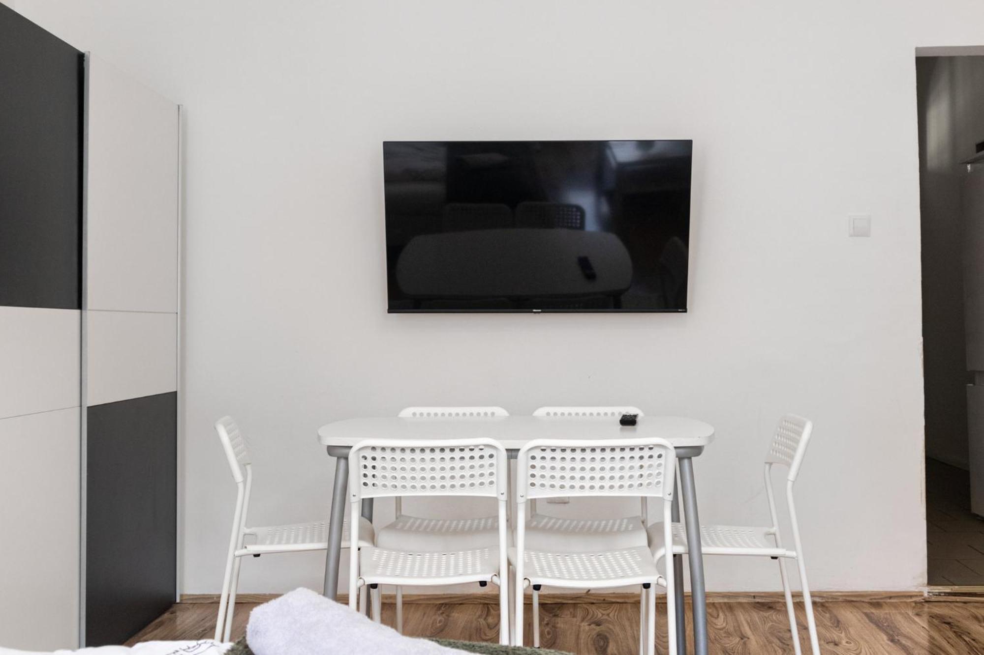 Appartement Lovely 2br With Ideal Location