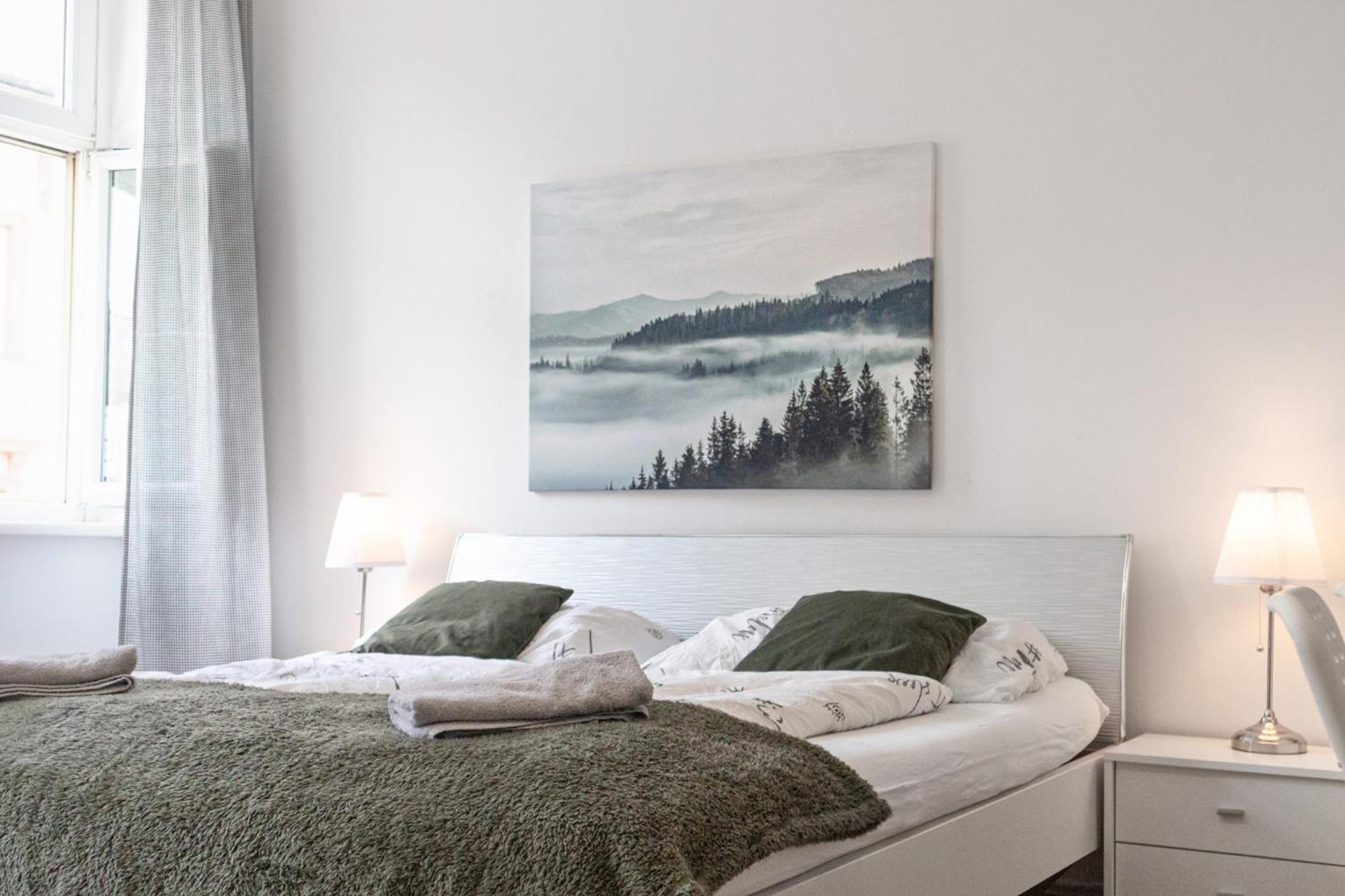 Lovely 2br With Ideal Location Appartement Wenen