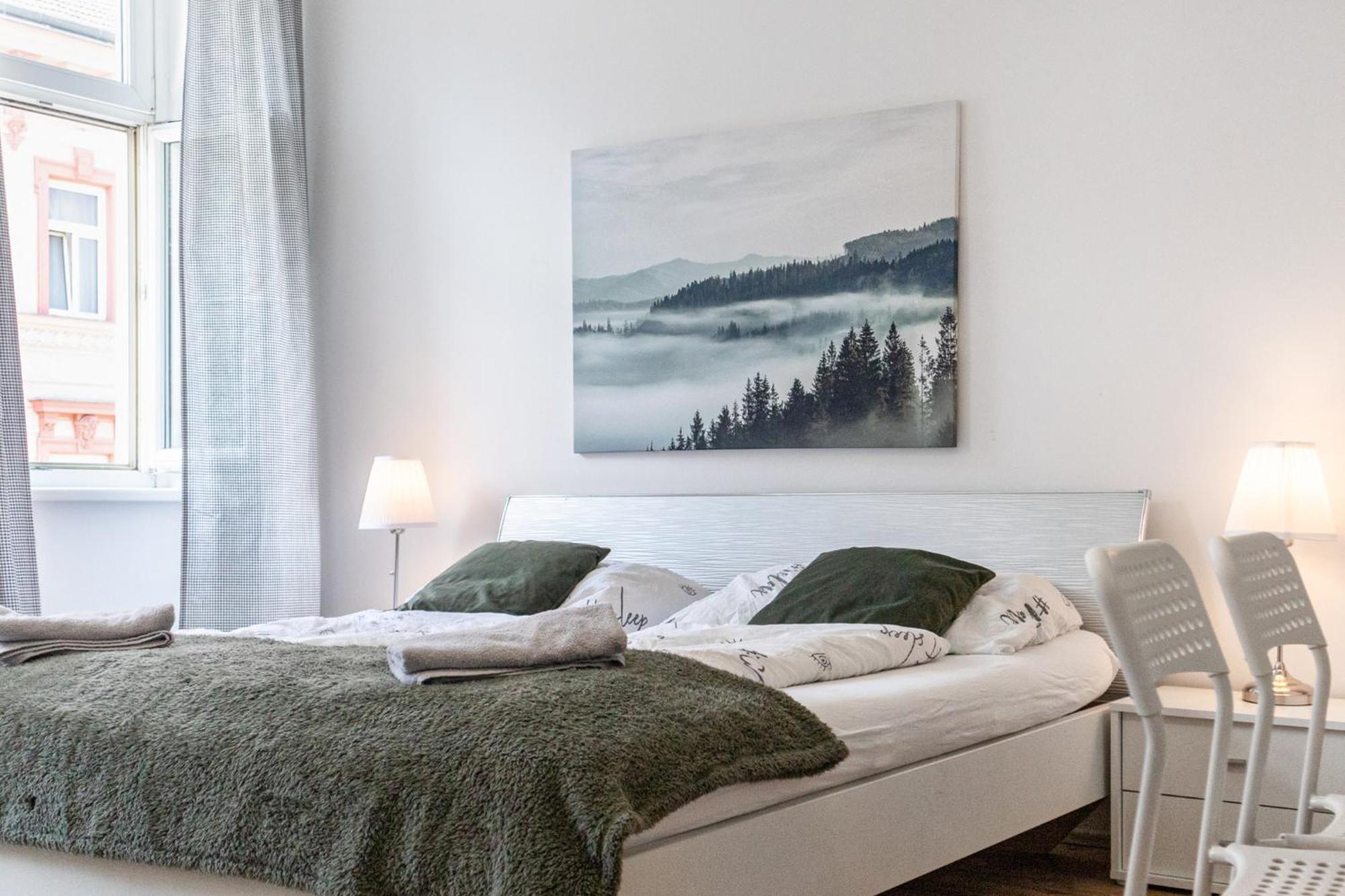 Lovely 2br With Ideal Location Appartement Wenen